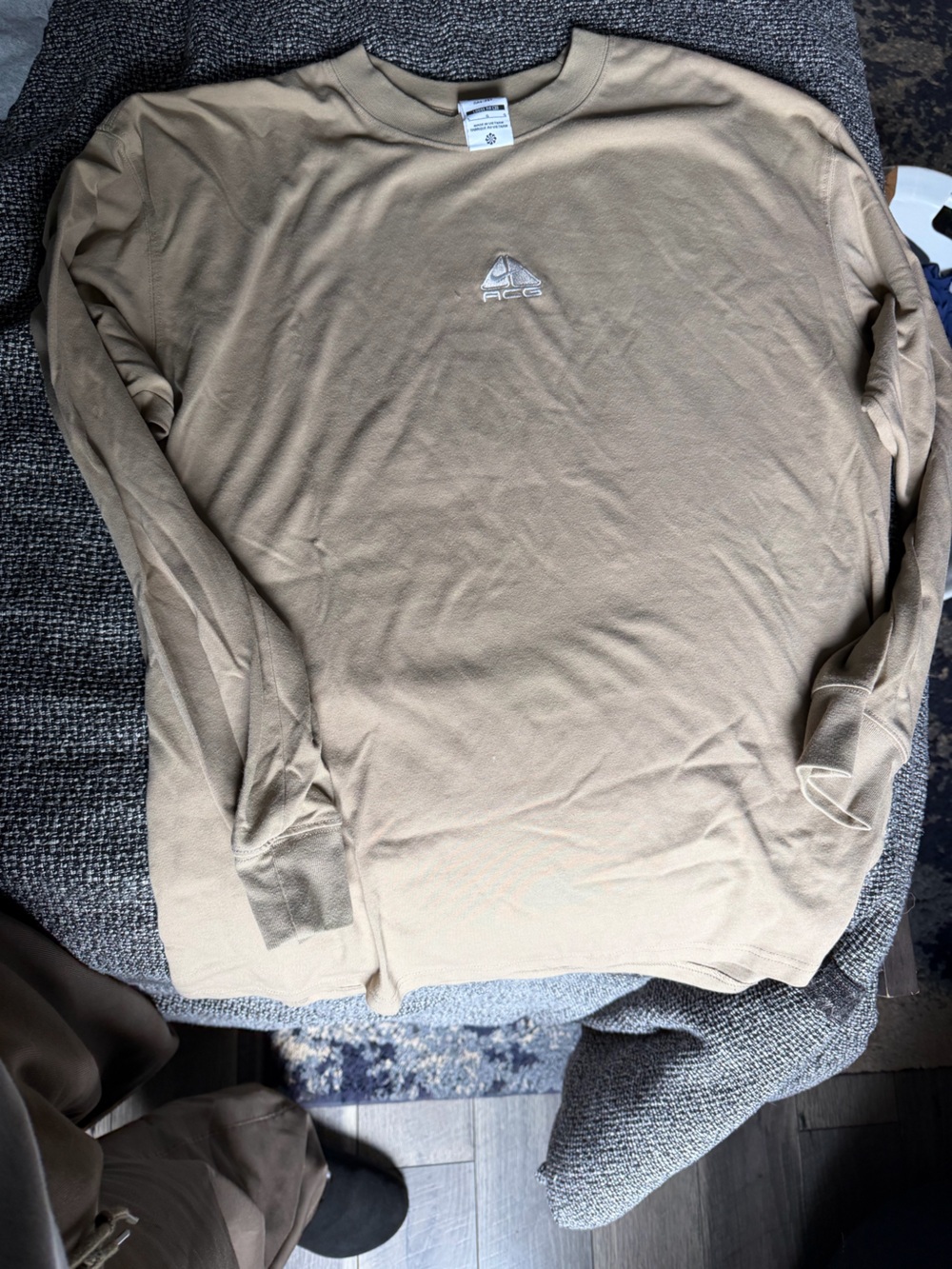 Nike ACG Embroidered Logo Long Sleeve Tee Tan Large